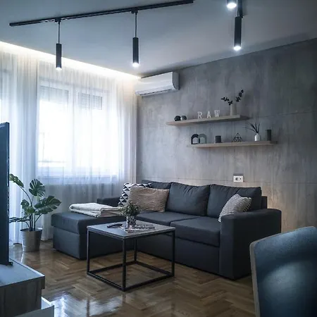Raw Industrial City Apartment Σουμπότικα Εξωτερικό φωτογραφία