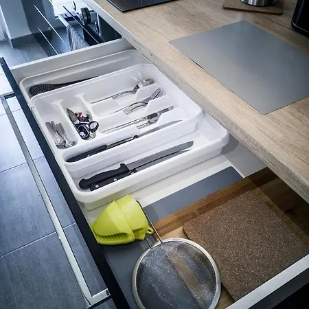 Raw Industrial City Apartment Σουμπότικα Εξωτερικό φωτογραφία