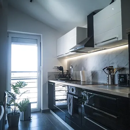 Raw Industrial City Apartment Σουμπότικα Εξωτερικό φωτογραφία